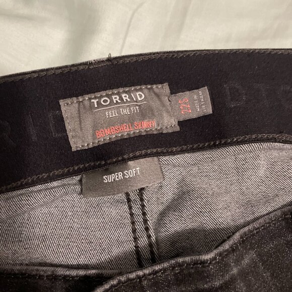 Torrid Bombshell Skinny Jean - Super Soft Dark Grey Wash - Picture 4 of 6